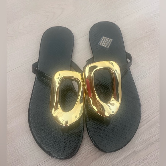 Elegant Black and Gold Women's Sandals - Picture 1 of 5